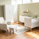 Ver imagem 1 de Kit Quarto Theo com Pés Retrô Natural - Berço + Cômoda 3 Gavetas e 1 Porta + Guarda-roupa 2 Portas +