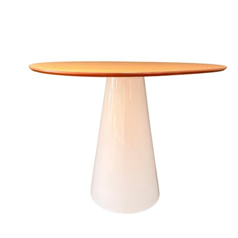 Mesa de Jantar Cone Redonda Orgânica Sol 140x130cm Madeira e Laca