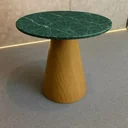 Ver imagem 1 de Mesa Lateral Cone 51cm em Mármore Verde Guatemala