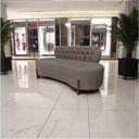 Ver mais imagens de Sofá 3 Lugares Orgânico Curvo Tókio 180cm Bouclé Capuccino