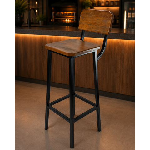 Banqueta Alta com Encosto Industrial 65cm Peroba Rosa Maciça e Aço Preto Fosco