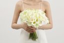 Ver imagem 2 de 10 Flores Realistas Buquê de Noivas Copo de Leite Branco
