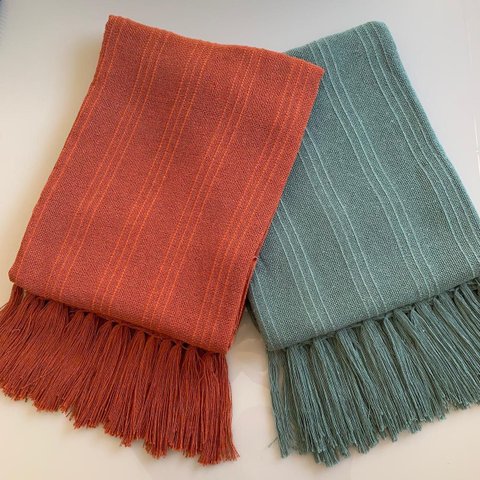 Kit 2 de Manta pra Sofá Xale de Franjas Luxo Pistache e Terracota 1,20 X 1,80 Tear Mineiro
