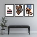 Ver imagem 1 de Kit 3 Quadros Closet - Oncinha Fashion 24x18cm:moldura Branca