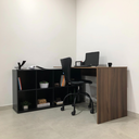 Ver mais imagens de Escrivaninha Mesa Escritório Ergonômica e Atemporal em L com para Armazenamento Nero 8 Nichos 135cm