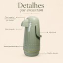 Ver imagem 6 de Garrafa Térmica Valentina 1L Verde Sage com Pressão e Detalhes Dourados