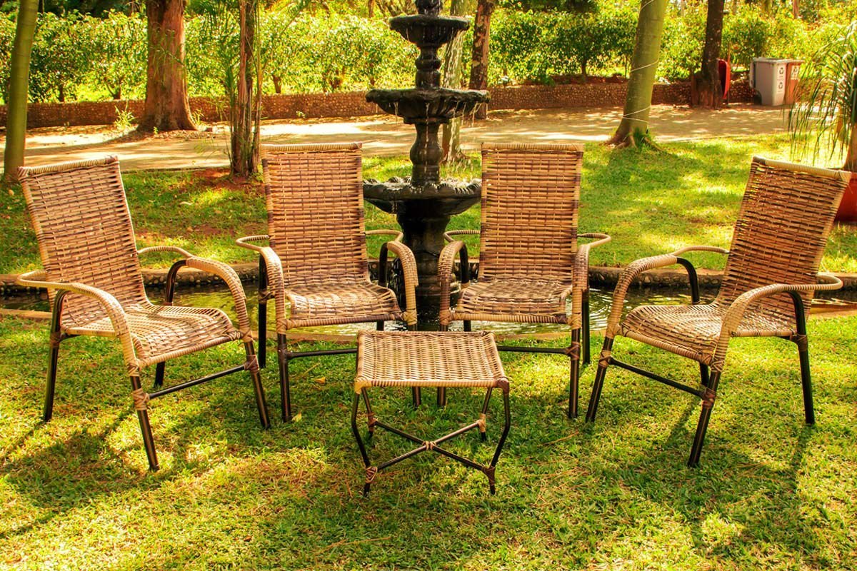 JOGO DE CADEIRAS BELA - cadeira de jardim , mesa , cadeira de área, varanda,  sacada - Tabaco