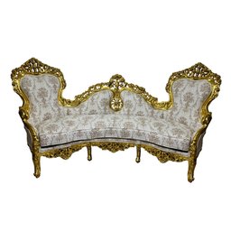 Jogo de Sofá Clássico Bege com Dourado + Par de Poltrona Prime Home Decor - 2