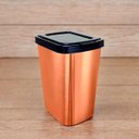 Ver imagem 2 de Lixeira Cesto 9 Litros com Tampa Click Label – Praticidade e Estilo em Tom Metalizado Cor:vermelha M