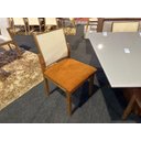 Ver imagem 2 de Cadeira Sanat da Treo Made Com Encosto Telinha Quadrada Indiana, Assento em Tecido e Madeira Maciça 