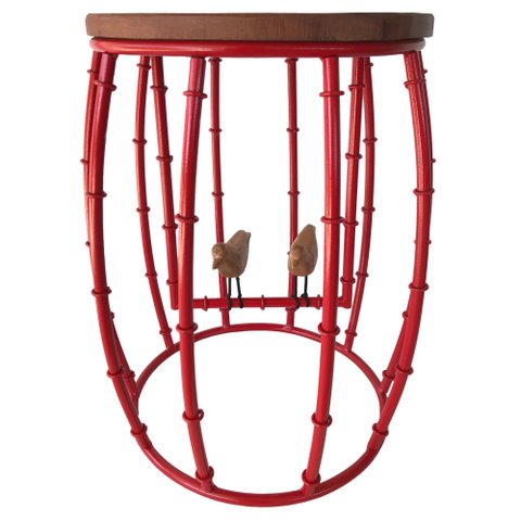 Banqueta Rústica Em Ferro Verniz Com Passarinhos Para Varandas - Vermelho Claro