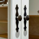 Ver imagem 6 de Cristaleira 4 Portas com Tampo e Base de Madeira Maciça Joy Branco/Off White/Cinamomo