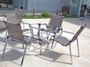 Ver imagem 2 de 4 Cadeiras Emily e Mesa Adaptada em Alumínio para Área, Jardim, Piscina - Tabaco