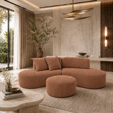 Sofá Curvo Virgínia 2,5m em Bouclé Moscow Design Orgânico com Puff e Almofadas