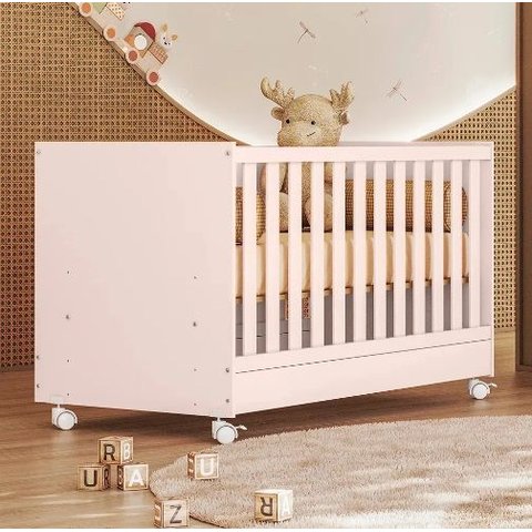 Quarto de Bebê Doce Sonho com Cômoda 777 e Berço Simples Qmovi Rosa Acetinado