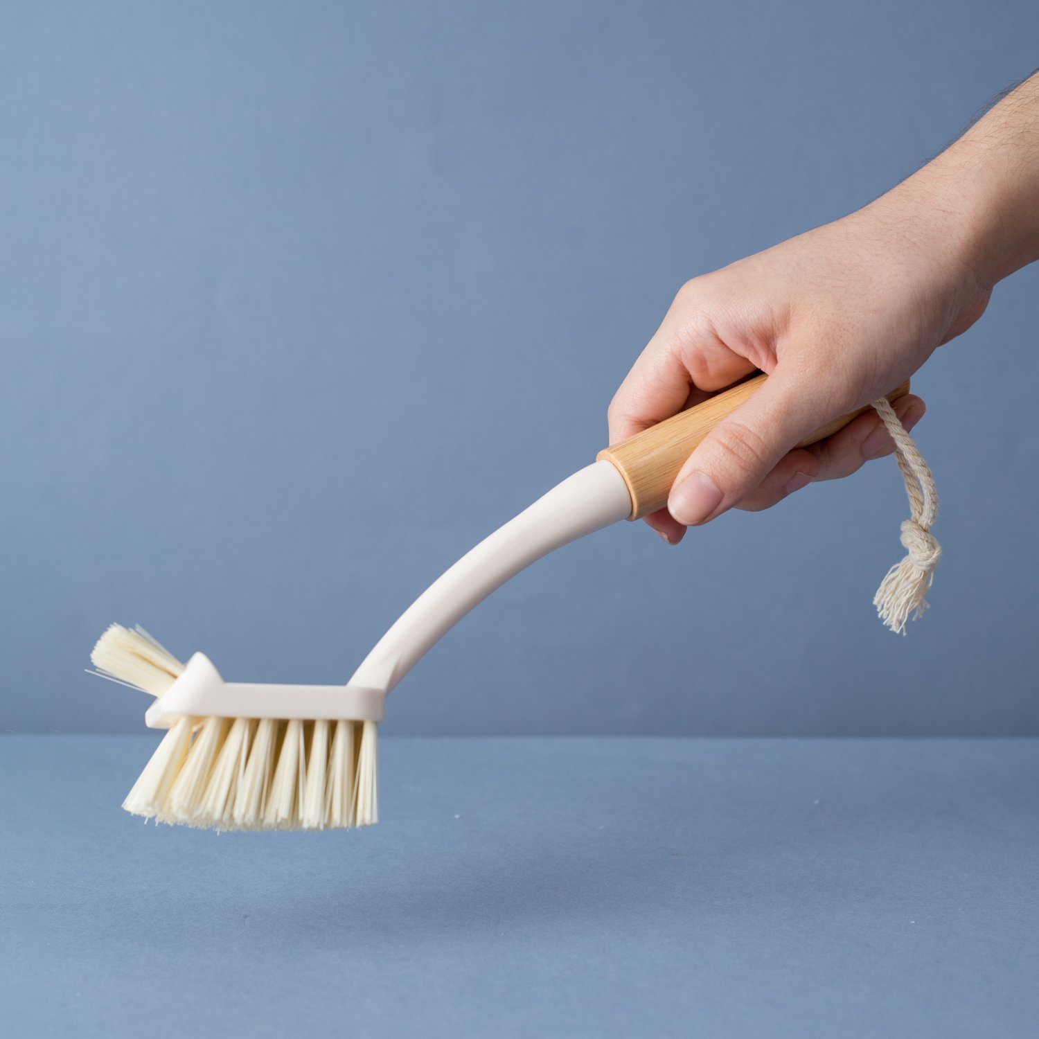 Escova de limpeza duo com cabo de bambu - Oikos - 4
