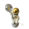 Luminária de Mesa Astronauta Sentado na Lua - 3