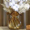 Ver imagem 2 de Arranjo de Flores de Algodão e Trigo Seco no Vaso Trouxinha Âmbar de Cristal 40cm | Beleza Atemporal