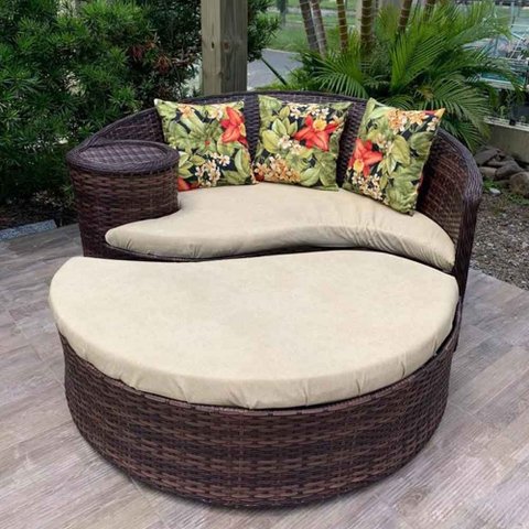 Chaise Orbit com Puff - Tecido Duna Deserto com Almofadas Saquarema