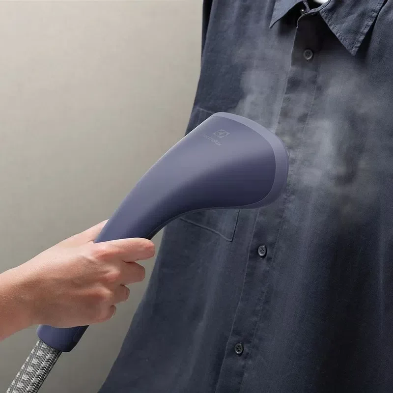 VAPORIZADOR DE ROUPAS ELECTROLUX VERTICAL EXPERT 127V EGS20 - 9