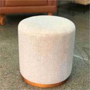 Ver imagem 2 de Puff Barcelona Decorativo com Linho Bege e Base Madeira Tna Decor