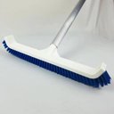 Ver imagem 2 de Escova Curva 44cm para Limpeza de Piscina - Netuno