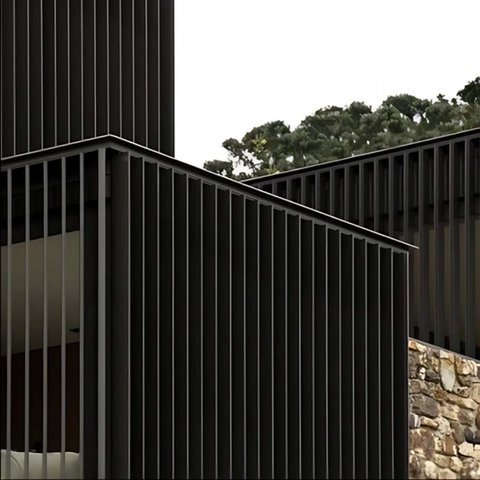 Painel Brise de Madeira Ecológica 290cm x 15cm x 50mm Formaco Decor Marrom/Cinza Escuro