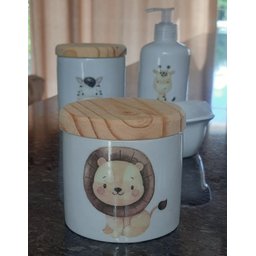 Kit Higiene Bebê Safari 4 Peças - Potes, Porta Álcool e Molhadeira Decorada - Peças Porcelana Tampas - 6