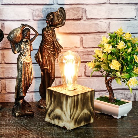 Luminária de Mesa Rústica - Abajur em Madeira Maciça Modelo Cubo