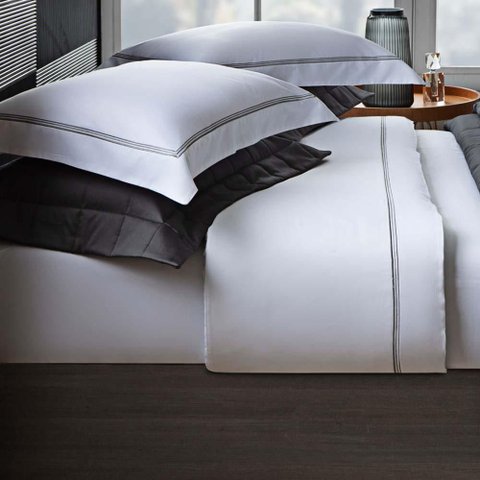Jogo de Cama Casal 300 Fios Bordado Monaco - Linha k Branco/Cinza