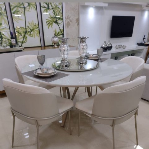 Kit Sala de Jantar Mesa Barcelona e 4 Cadeiras Aurora:135x135