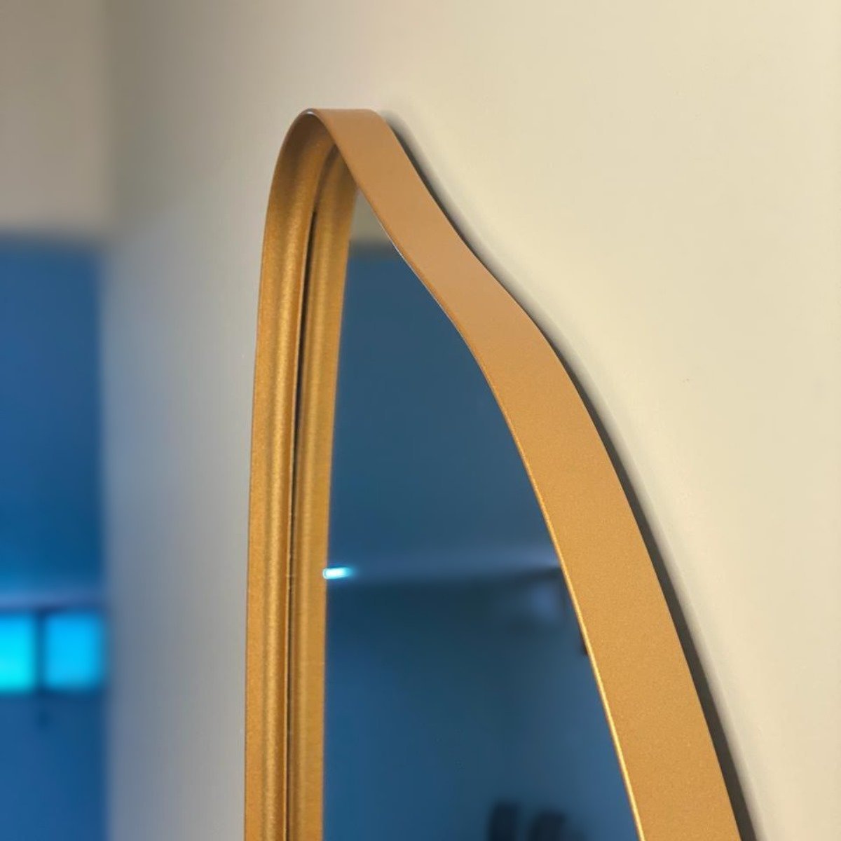 Espelho Grande Corpo Inteiro com Moldura Metal Orgânico Decorativo 170x70cm Luxo Dourado - 3