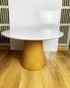 Ver imagem 1 de Mesa Cone Oval 120x80 cm Tampo BRANCO Base Freijó