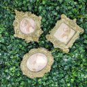 Ver imagem 3 de Kit Porta Retrato Gliter Dourado para Árvore Natal 10cm 3 Peças - Magizi