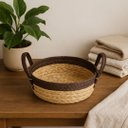 Ver imagem 2 de Cesto Redondo Fibra Natural Palha e Marrom com Alça 30cm - Paramount