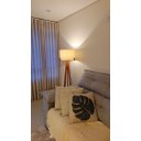 Ver imagem 3 de Luminária Coluna de Piso Chão Áustria em Madeira com Cupula Algodão Cru Decorativa para Sala Quarto