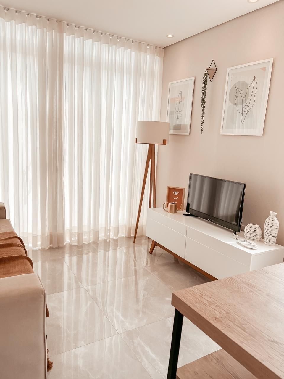 Luminária Coluna de Piso Chão Áustria em Madeira com Cupula Algodão Cru Decorativa para Sala Quarto - 4