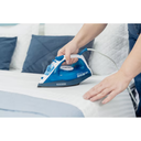 Ver imagem 4 de Ferro de Passar Roupa Vapor Spray Antiaderrente Autolimpeza Azul 127v Black Decker