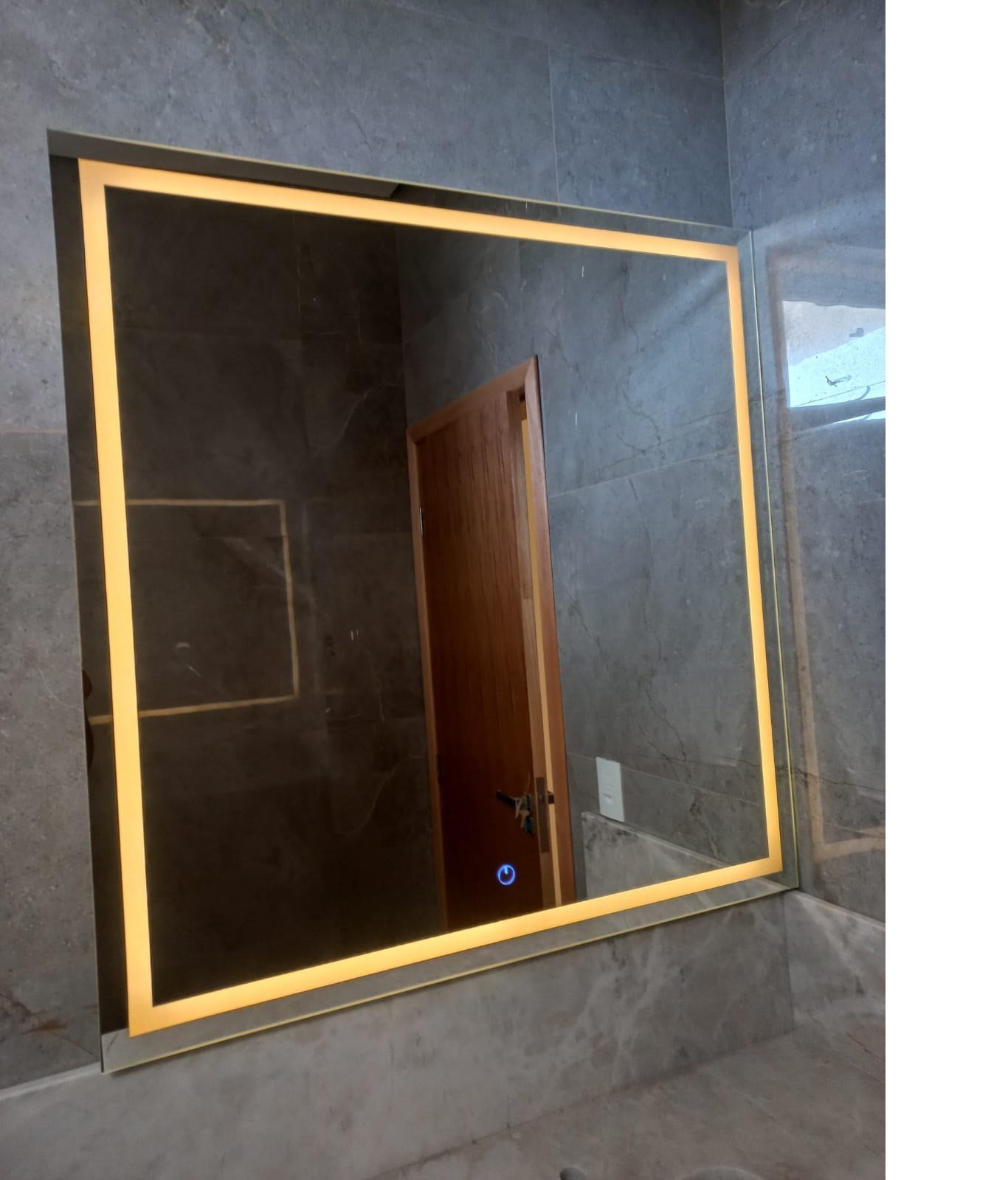 Espelho com Luz de Led 80x50 Touch Screen Branco Quente