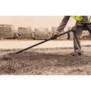 Ver imagem 3 de Ancinho Duplo Pesado com Haste Tramontina com 16 Dentes e Cabo de Fibra 135 cm Tramontina