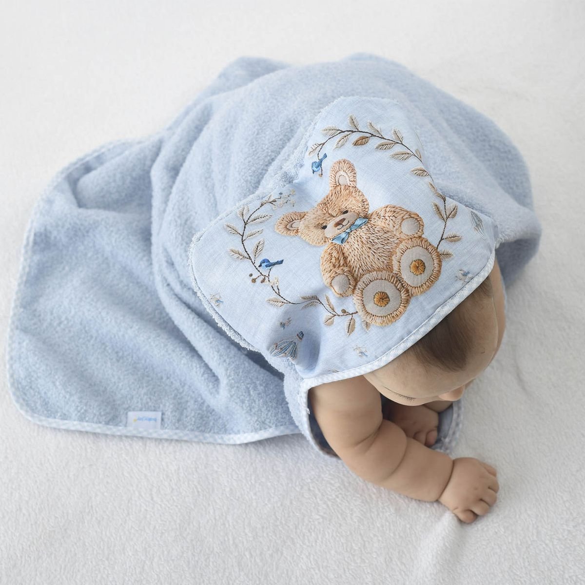 Ver imagem 2 de Toalha de Banho Bebe com Capuz Estampada Digital Luxo: Urso Azul