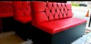 Ver imagem 2 de POLTRONA SOFÁ BOOTH 1,90CM ASSENTO E ENCOSTO VERMELHO CAPITONE A MÃO BASE PRETO SKU153
