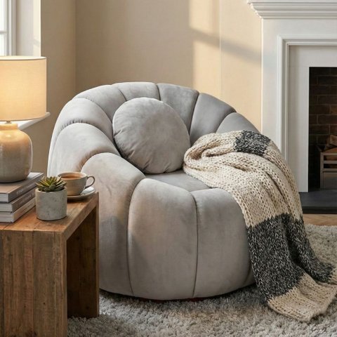 Poltrona Decorativa Concha c/Almofada Veludo Cinza Claro - Vimont Moveis