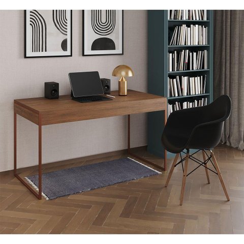 Escrivaninha Estilo Industrial Malta Amêndoa 137x53cm Base Cobre com 1 Poltrona Preta Ea Marrom