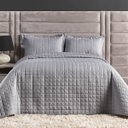 Ver imagem 1 de Kit Colcha Cobre Leito Casal King Size 3 Peças Cama 300 Fios Porta Travesseiro Cores Vivas Cinza