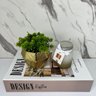 Kit decoração livro Design + vaso dourado + vela decorativa - 4