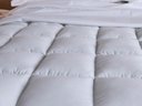 Ver imagem 2 de Pillow Top King 100% Fibra Siliconada 1600g/m² - Tecido Percal Algodão - Muito Mais Conforto