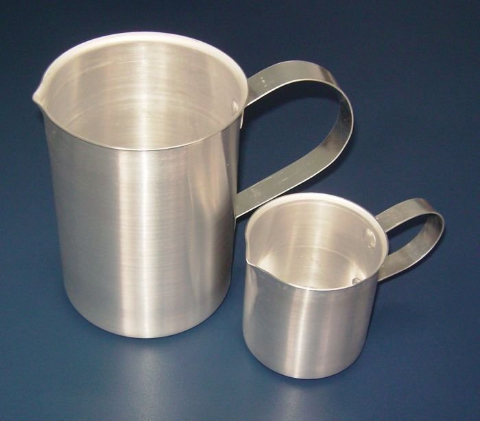 Caneca em Alumínio com Alça e Bico - 1900a - 3