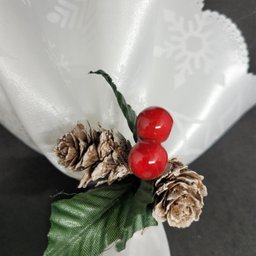 Kit 6 Argolas Decoradas Porta Guardanapo Natalino Pinhas e Berries - Magizi - 4