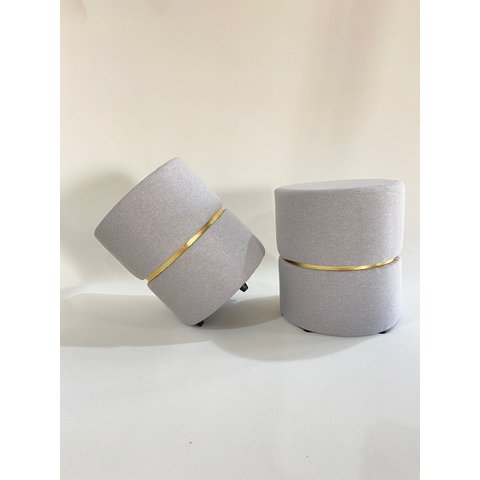 Kit 2 Puffs Elegante Moderno Luxo Redondo Cor Linho Cinza Claro Decorar Sala Moveis